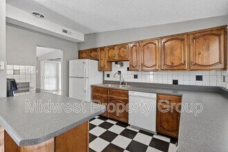 175 Taney Dr in Florissant, MO - Building Photo - Building Photo