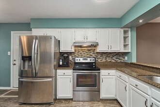 1461 Drumheller Dr in Virginia Beach, VA - Building Photo - Building Photo