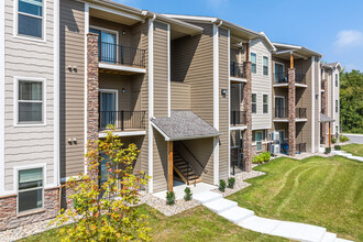 Forest Ridge Villas in Kansas City, MO - Foto de edificio - Building Photo