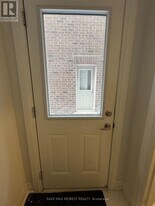 118 Jura Cres in Brampton, ON - Building Photo