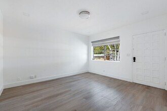 323 NW 21st Ave in Miami, FL - Building Photo - Building Photo