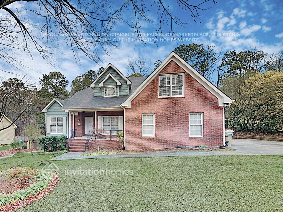 1270 Bullock Pl SW in Lilburn, GA - Foto de edificio
