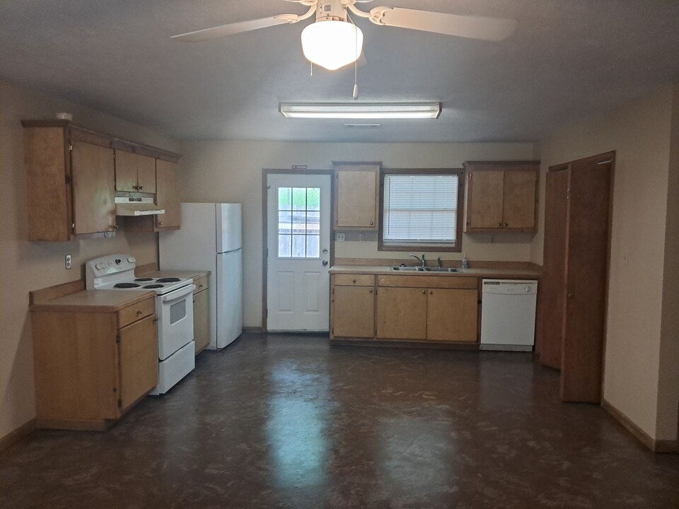 1310 Jeannie St in Pineville, LA - Building Photo