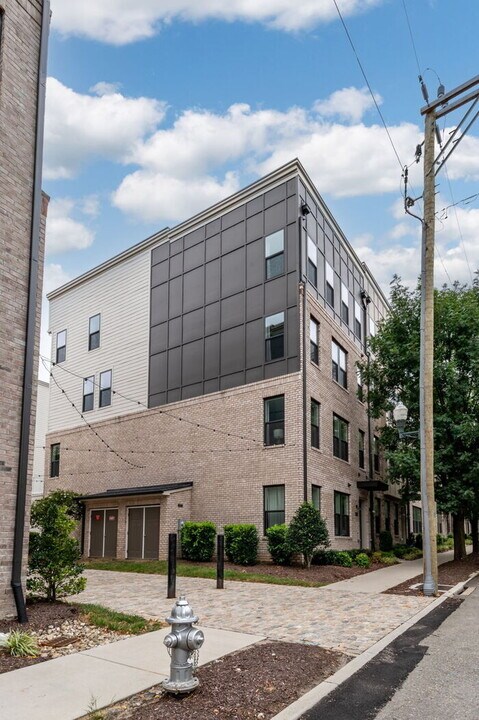 1041 N Lombardy St in Richmond, VA - Building Photo