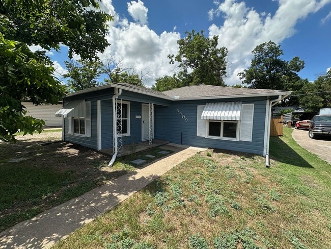 3909 Roselawn Dr in Waco, TX - Building Photo - Building Photo