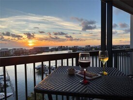 9525 Blind Pass Rd in St Pete Beach, FL - Building Photo