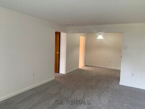 6 Harris Cir in Arlington, MA - Foto de edificio - Building Photo