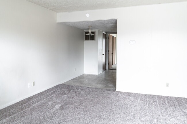 1228 E Dawn Dr in Terre Haute, IN - Building Photo - Building Photo