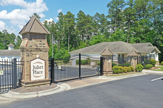 Juliet Place Apartment Homes in Greensboro, NC - Building Photo - Building Photo