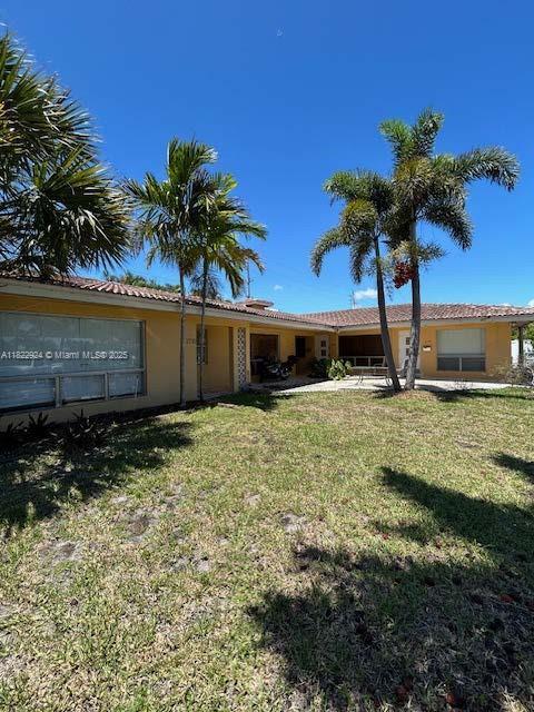 2724 NE 32nd St in Fort Lauderdale, FL - Building Photo