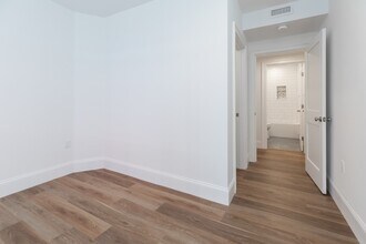 143 E Cottage St, Unit 1 in Boston, MA - Building Photo - Building Photo