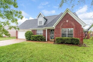 4499 Shadow Ridge Dr in Horn Lake, MS - Building Photo