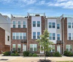 256 Parkwood Ave in Charlotte, NC - Building Photo