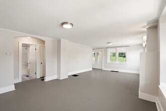 1112 Park Ave, Unit 1112 Park Ave in Winona Lake, IN - Building Photo - Building Photo