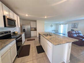 16546 Mosaic Oar Dr in Wimauma, FL - Building Photo - Building Photo