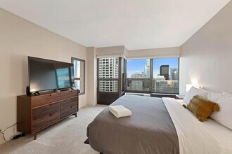 49 E Superior St in Chicago, IL - Building Photo - Building Photo