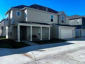 335 Huisache St in Lake Jackson, TX - Building Photo