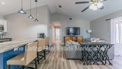 766 91st Ave N in St. Petersburg, FL - Building Photo - Building Photo