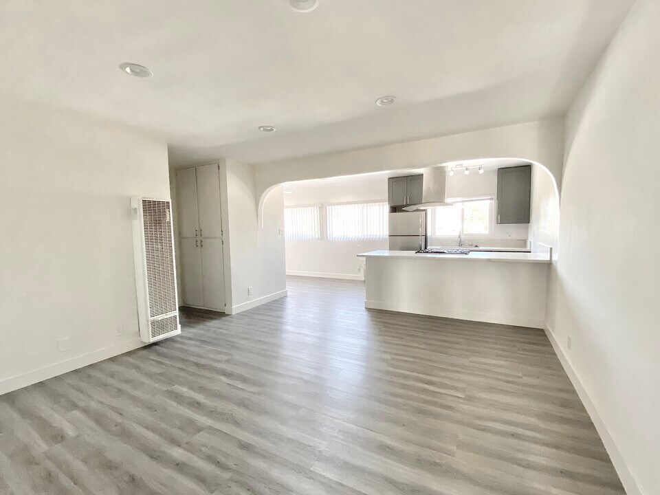 4000 Sequoia St in Los Angeles, CA - Building Photo