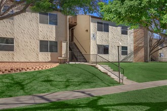 Gateway East Apartments in El Paso, TX - Building Photo - Building Photo