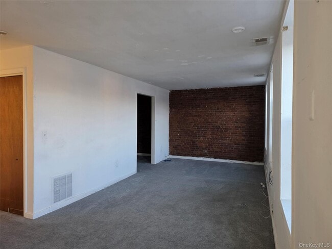 8 Main St in Chester, NY - Building Photo - Building Photo