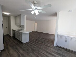 118 S Wetherly Dr in Los Angeles, CA - Building Photo - Building Photo