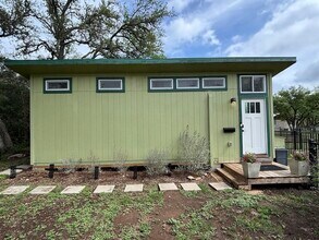 1002 Spanish Oak Trail in Manchaca, TX - Building Photo - Building Photo