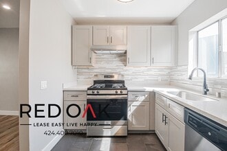 3146 S Halm Ave, Unit 1 in Los Angeles, CA - Foto de edificio - Building Photo