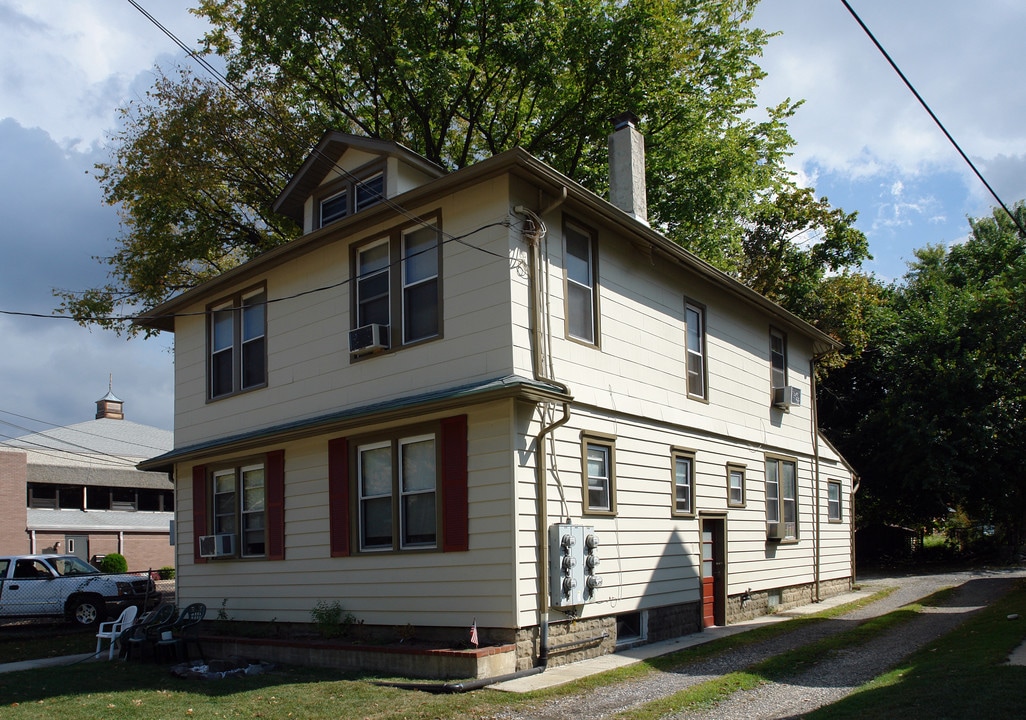 36 W Clinton Ave in Oaklyn, NJ - Foto de edificio