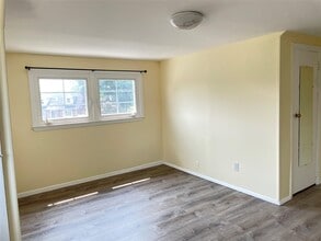 604 Straight Path in West Babylon, NY - Building Photo - Building Photo