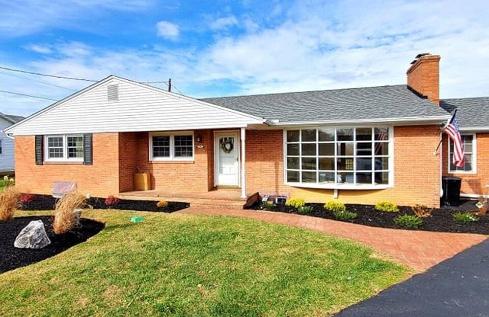 3351 Kearneysville Pike in Shepherdstown, WV - Building Photo