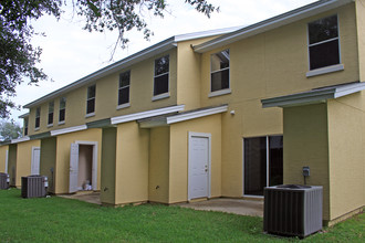 Brookewood in Jacksonville, FL - Foto de edificio - Building Photo