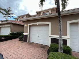 9634 Roundstone Cir in Ft. Myers, FL - Building Photo