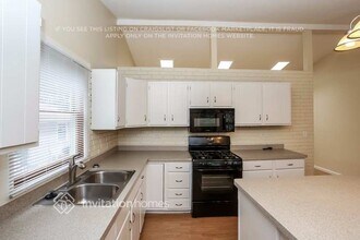 42 Holly Dr in Crystal Lake, IL - Building Photo - Building Photo