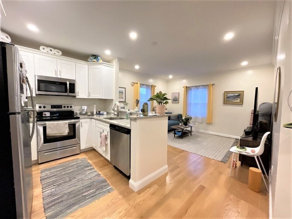 31 Cedar St in Cambridge, MA - Building Photo