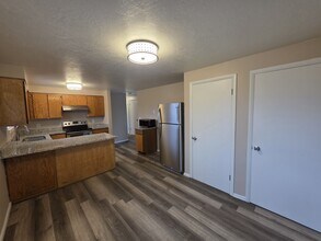 360 Belaire Cir in Grantsville, UT - Building Photo - Building Photo