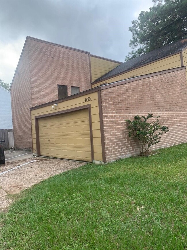 property at 4429 W Cypress Villas Dr