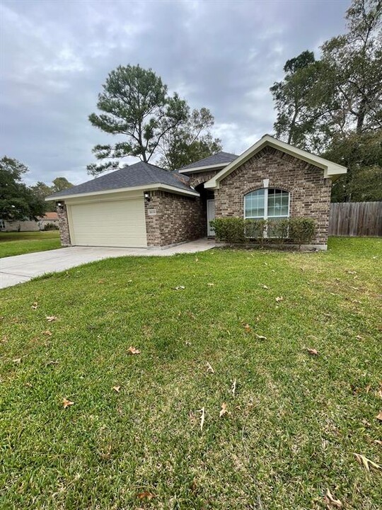 16130 Spinnaker Dr in Crosby, TX - Building Photo