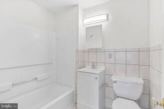 3310 Arch St in Philadelphia, PA - Building Photo - Building Photo