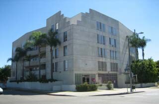 9326 Exposition Blvd. Apartments in Los Angeles, CA - Foto de edificio - Building Photo