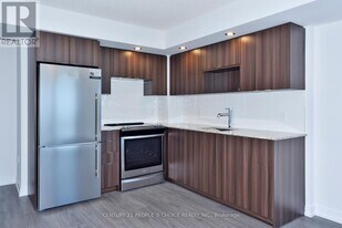 225 Village Green Square in Toronto, ON - Building Photo