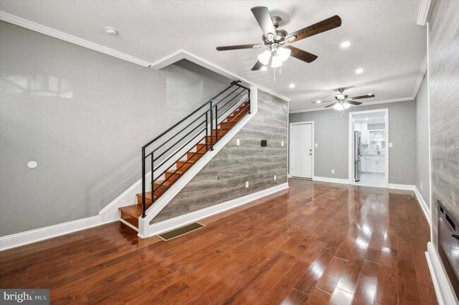 property at 2033 N Mascher St