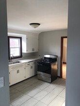 3952 N 67th St, Unit 2 Bedroom unit for rent in Milwaukee, WI - Building Photo - Building Photo