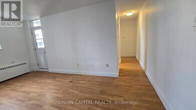 407-230-230 Oak St in Toronto, ON - Building Photo - Building Photo