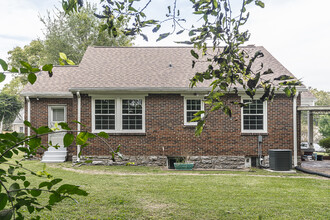 1128 Winding Way in Nashville, TN - Building Photo - Building Photo