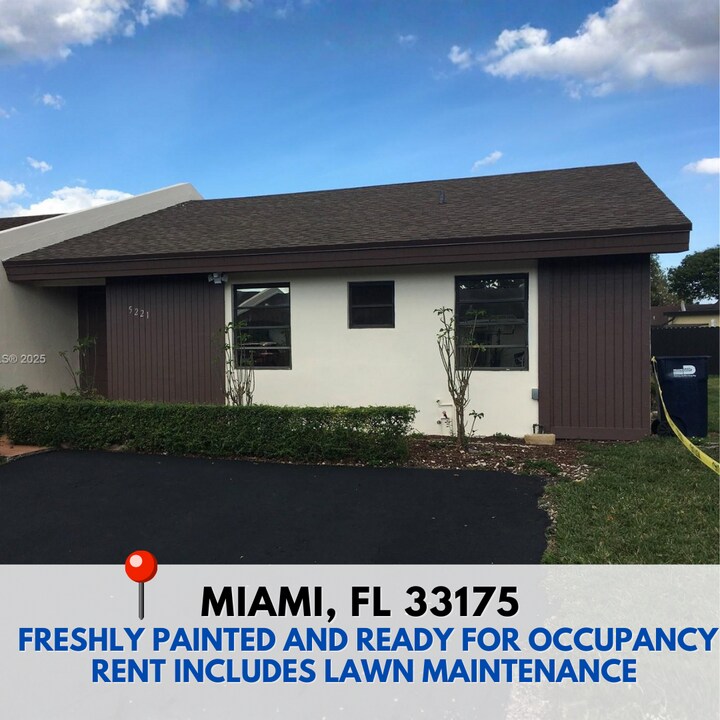 5221 SW 139th Avenue Rd in Miami, FL - Building Photo