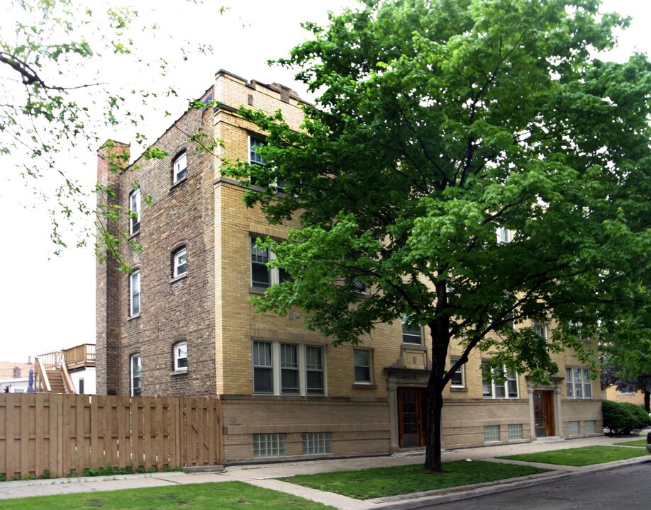 5002 W Newport Ave in Chicago, IL - Building Photo