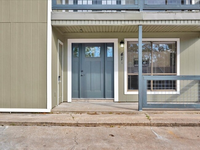 property at 41 Harbour Row Dr