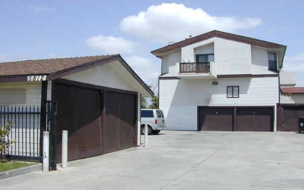 5812 Kingman Ave in Buena Park, CA - Foto de edificio - Building Photo