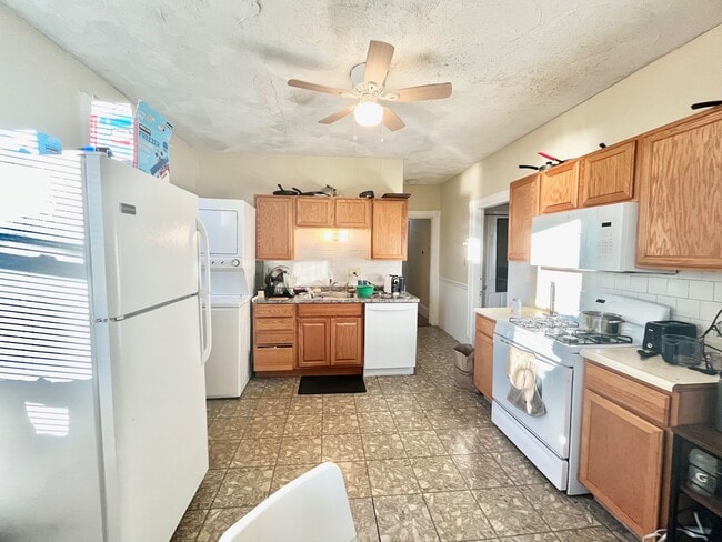 88 Fisher Ave, Unit 3